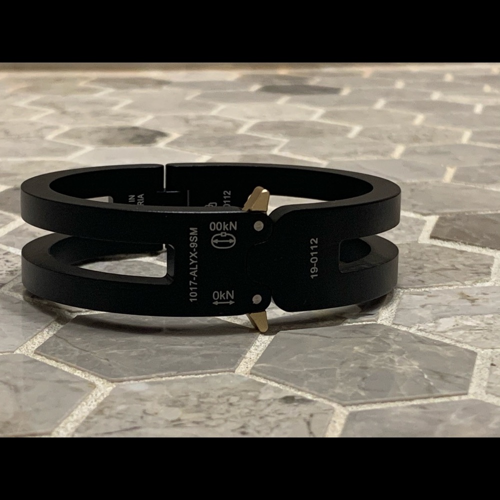 Alyx clip bracelet